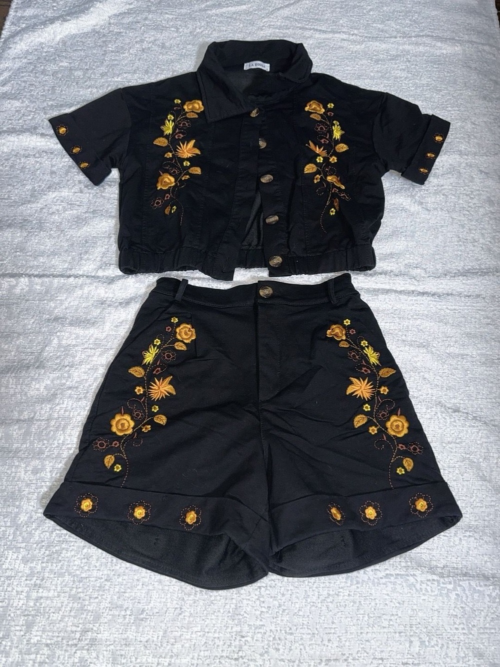 Black Embroidered Two-Piece Crop Jacket & Shorts Set - Yellow Floral